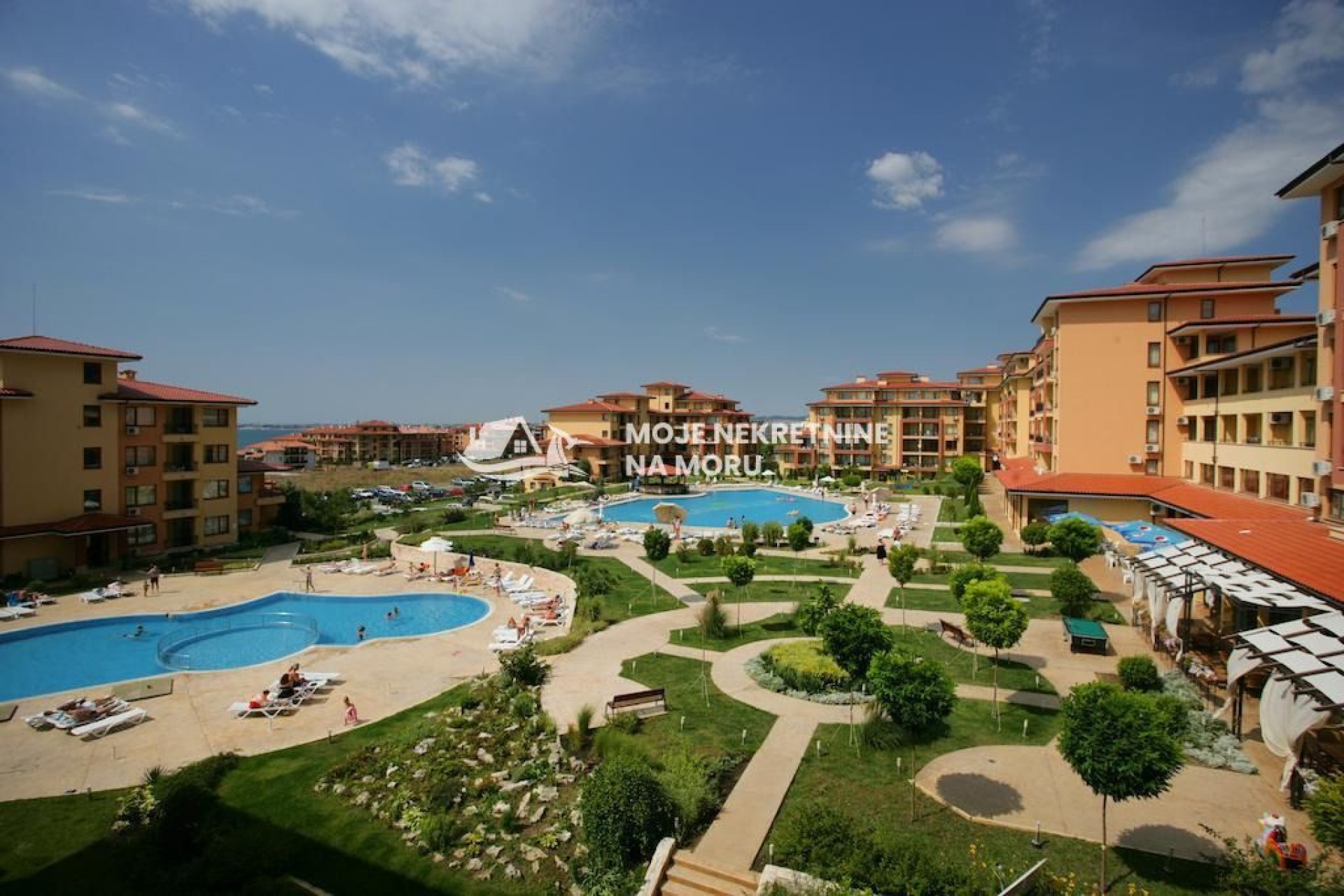 3 sobe sa pogledom na more samo 300m od plaže, prelep kompleks, Sveti Vlas