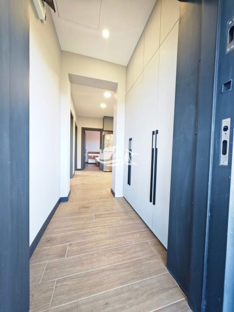 Kompletně zrekonstruovaný dům s apartmánem pro hosty, 19km od moře, Gulovca
