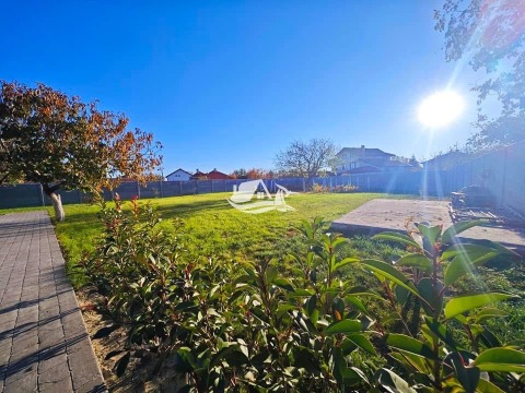 Kompletně zrekonstruovaný dům s apartmánem pro hosty, 19km od moře, Gulovca