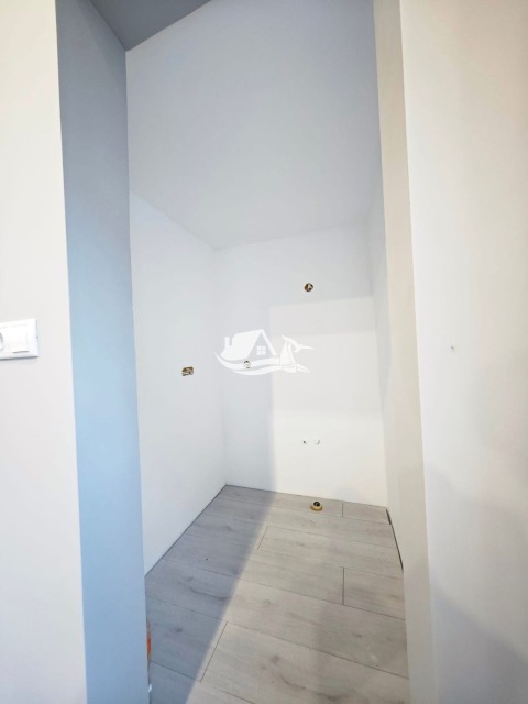 Kompletně zrekonstruovaný dům s apartmánem pro hosty, 19km od moře, Gulovca