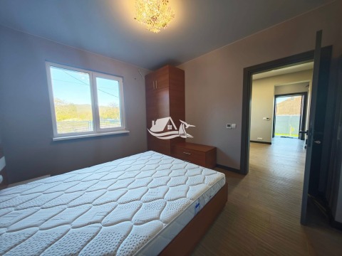 Kompletně zrekonstruovaný dům s apartmánem pro hosty, 19km od moře, Gulovca