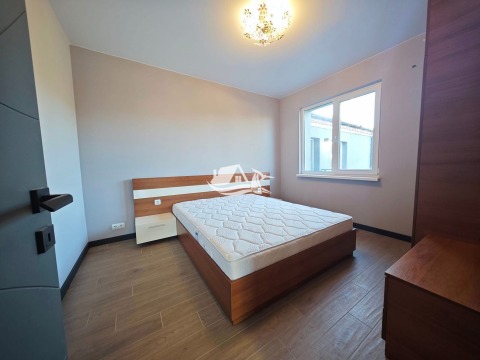 Kompletně zrekonstruovaný dům s apartmánem pro hosty, 19km od moře, Gulovca