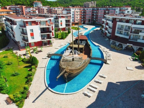 Hezký 2+kk v komplexu Privilege Fort Beach, Sveti Vlas